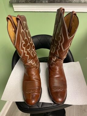 Tony Lama Brown Leather Western Boots with White Stitching